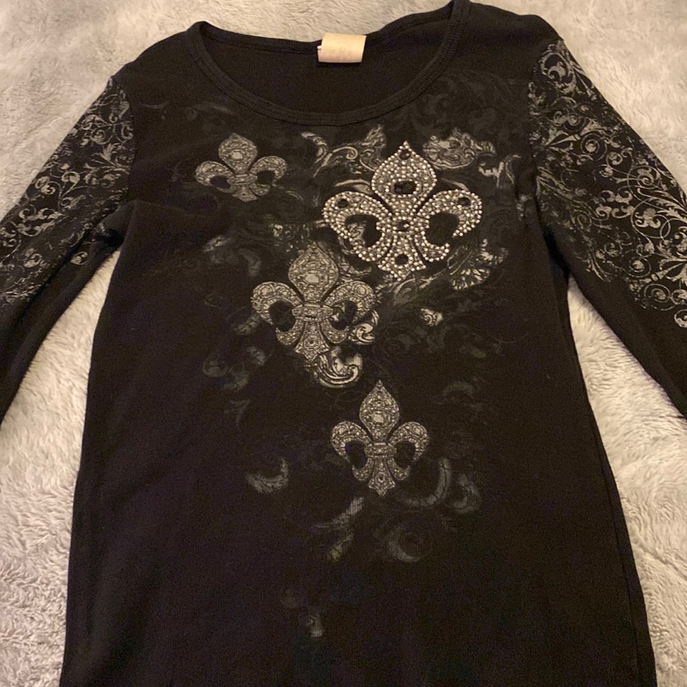 Black top with design